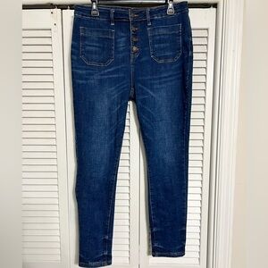 Judy Blue skinny fit, button up jeans. Size 15/32.